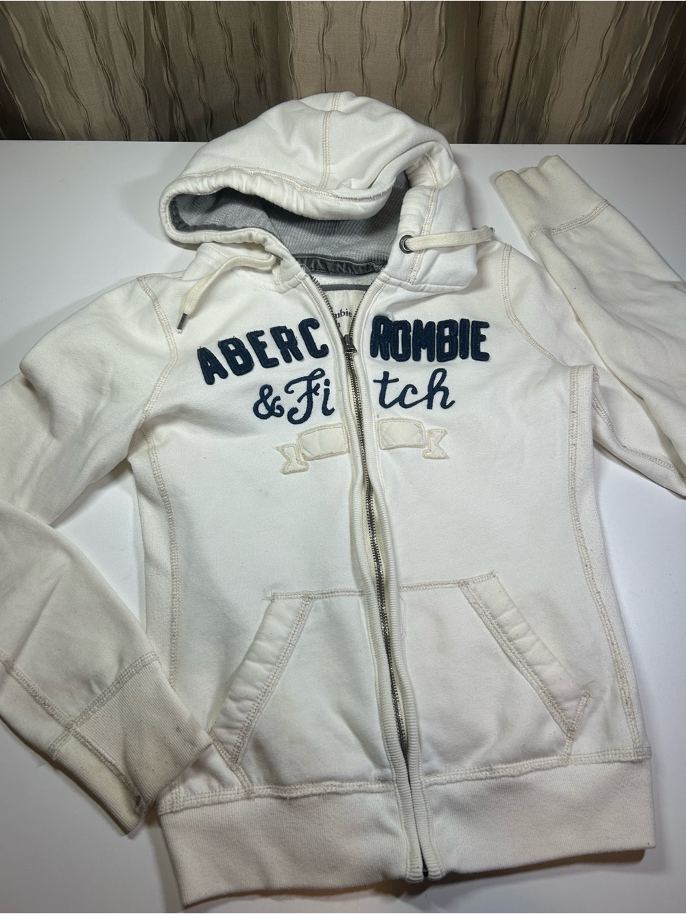 Abercrombie & Fitch Women's Medium M Cream Full Zip Hoodie Distressed